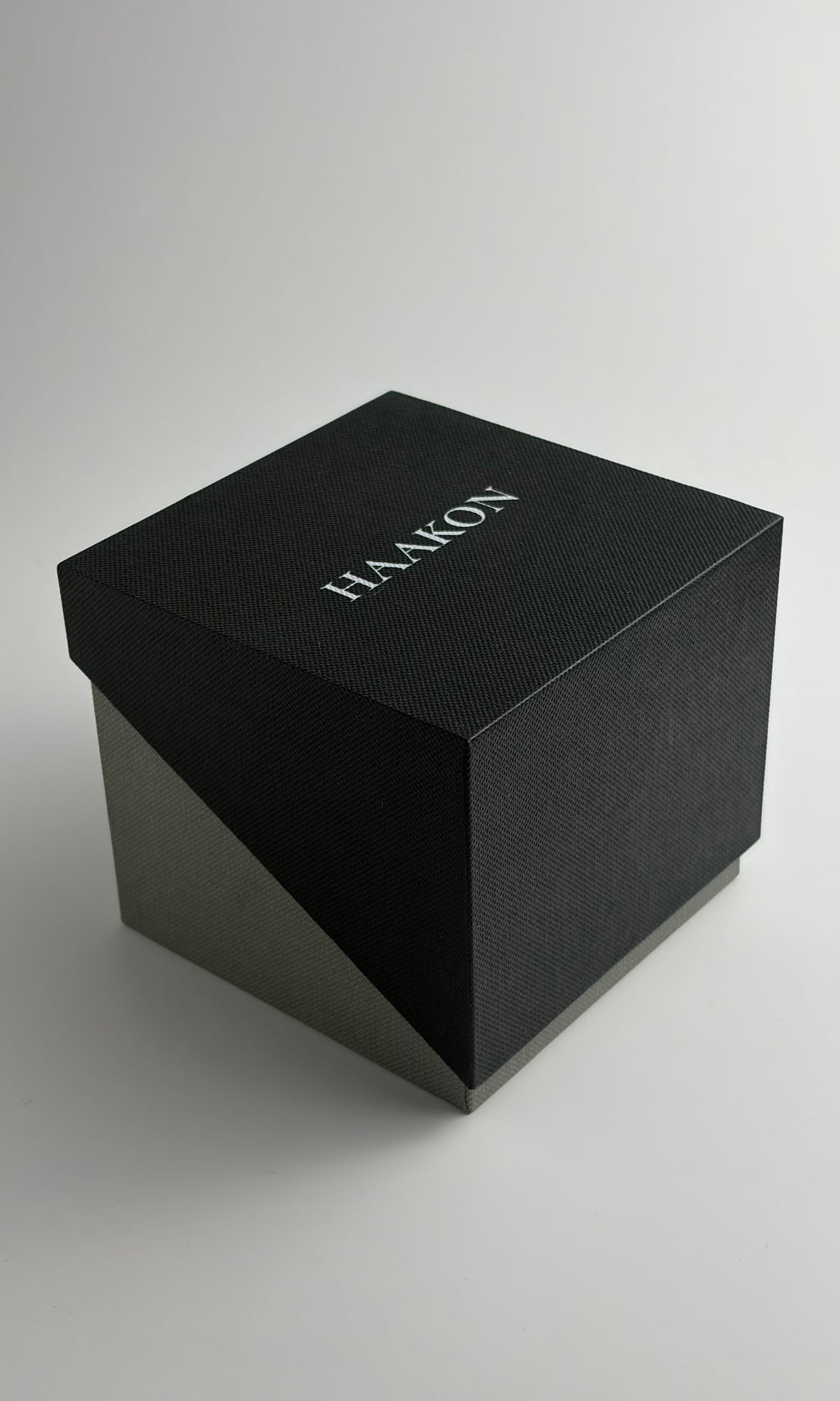 HAAKON Classicor - White/Gold